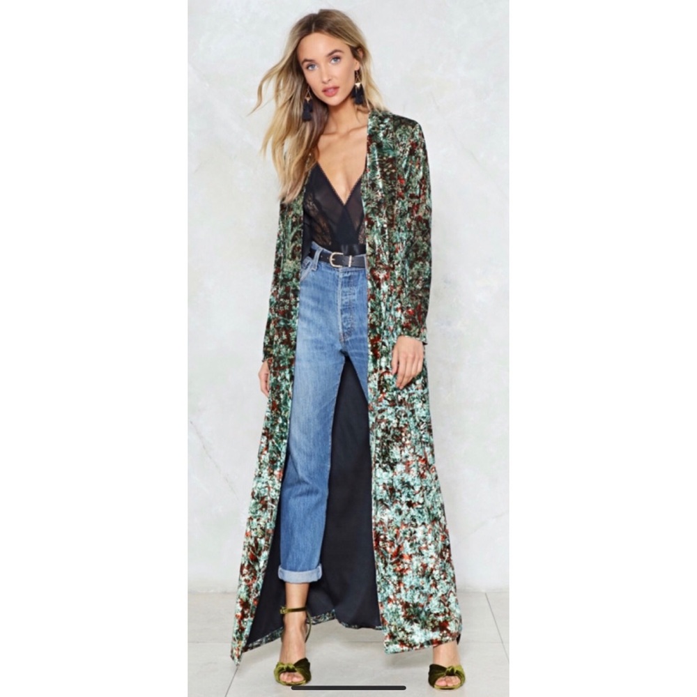 Floral Multi Colored Velvet Kimono 👘